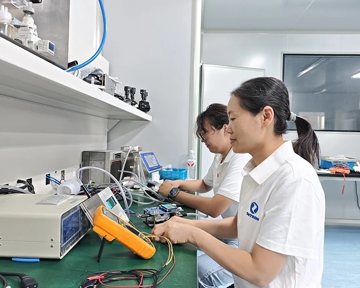 மலைகள் மற்றும் கடல்கள் முழுவதும் காவலர்கள் | Zetron MS800A காற்றின் தர கண்காணிப்பு அமைப்பு சவுதி அரேபியா திட்டத்தில் நம்பகத்தன்மையுடன் செயல்படுகிறது